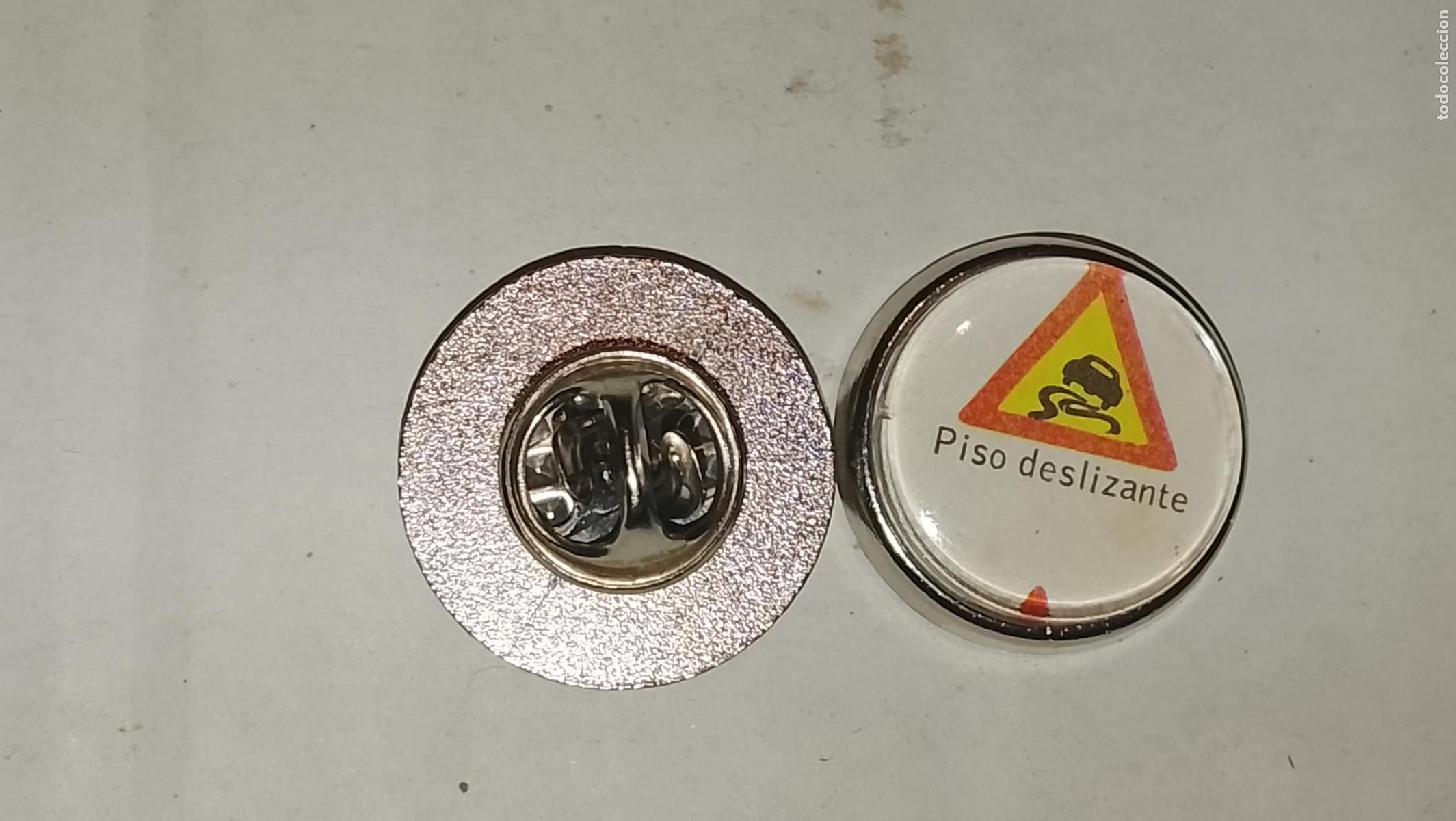 Pins de cole&ccedil;&atilde;o: pin redondo metal - SE&Ntilde;AL DE TRAFICO AUTOESCUELA COCHES MOTO CIRCULACION CARNET DE CONDUCIR VEHICULO
