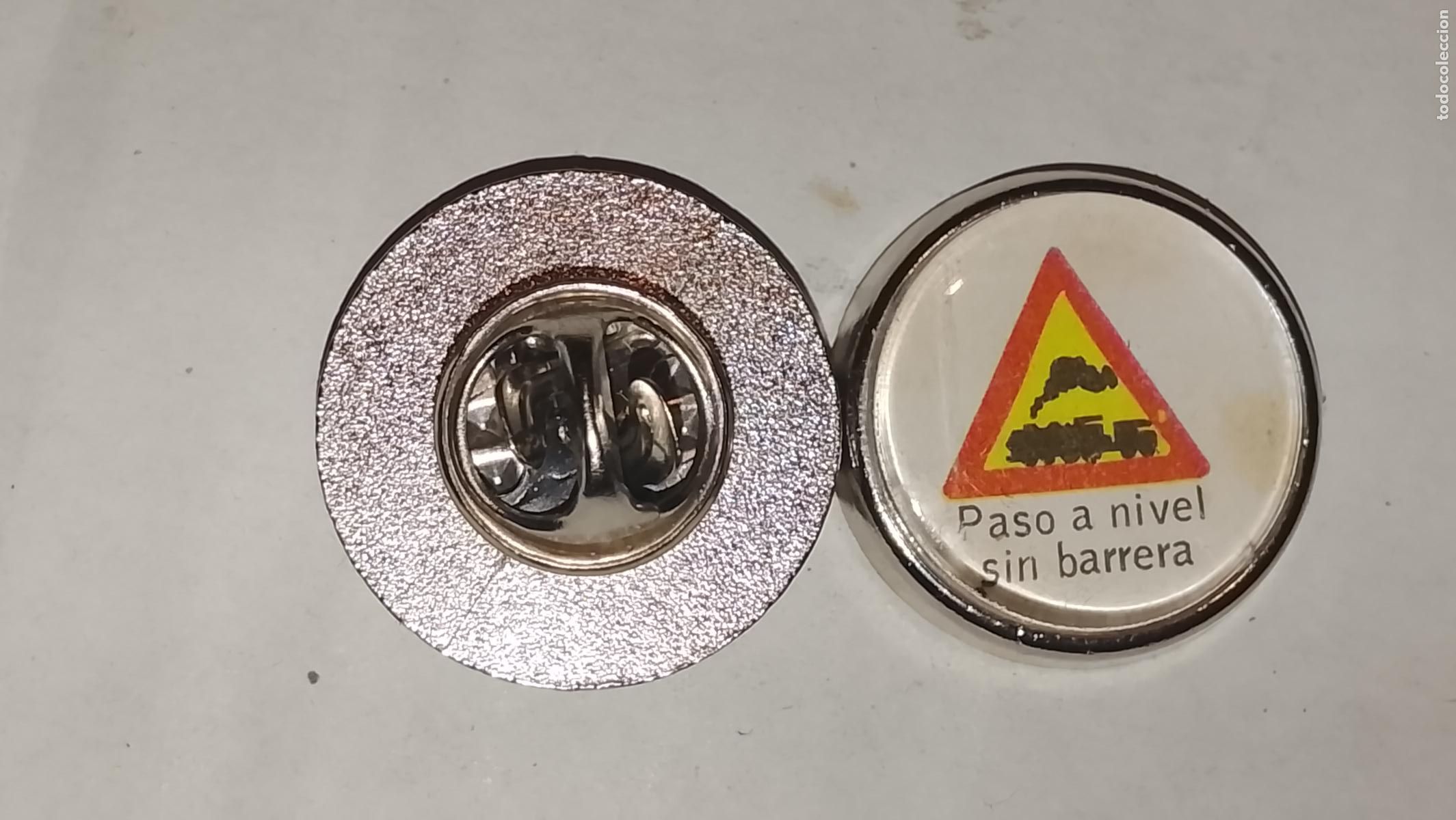 Pins de cole&ccedil;&atilde;o: pin redondo metal - SE&Ntilde;AL DE TRAFICO AUTOESCUELA COCHES MOTO CIRCULACION CARNET DE CONDUCIR VEHICULO