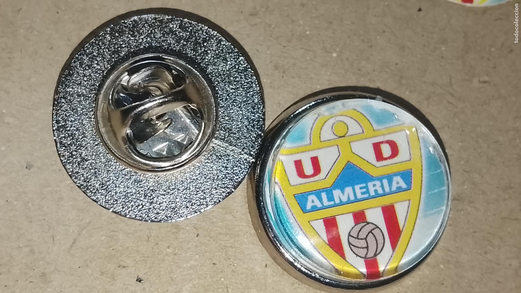 Collection pins: pin redondo metal - futbol liga equipo FUTBOL escudo liga espa&ntilde;ola