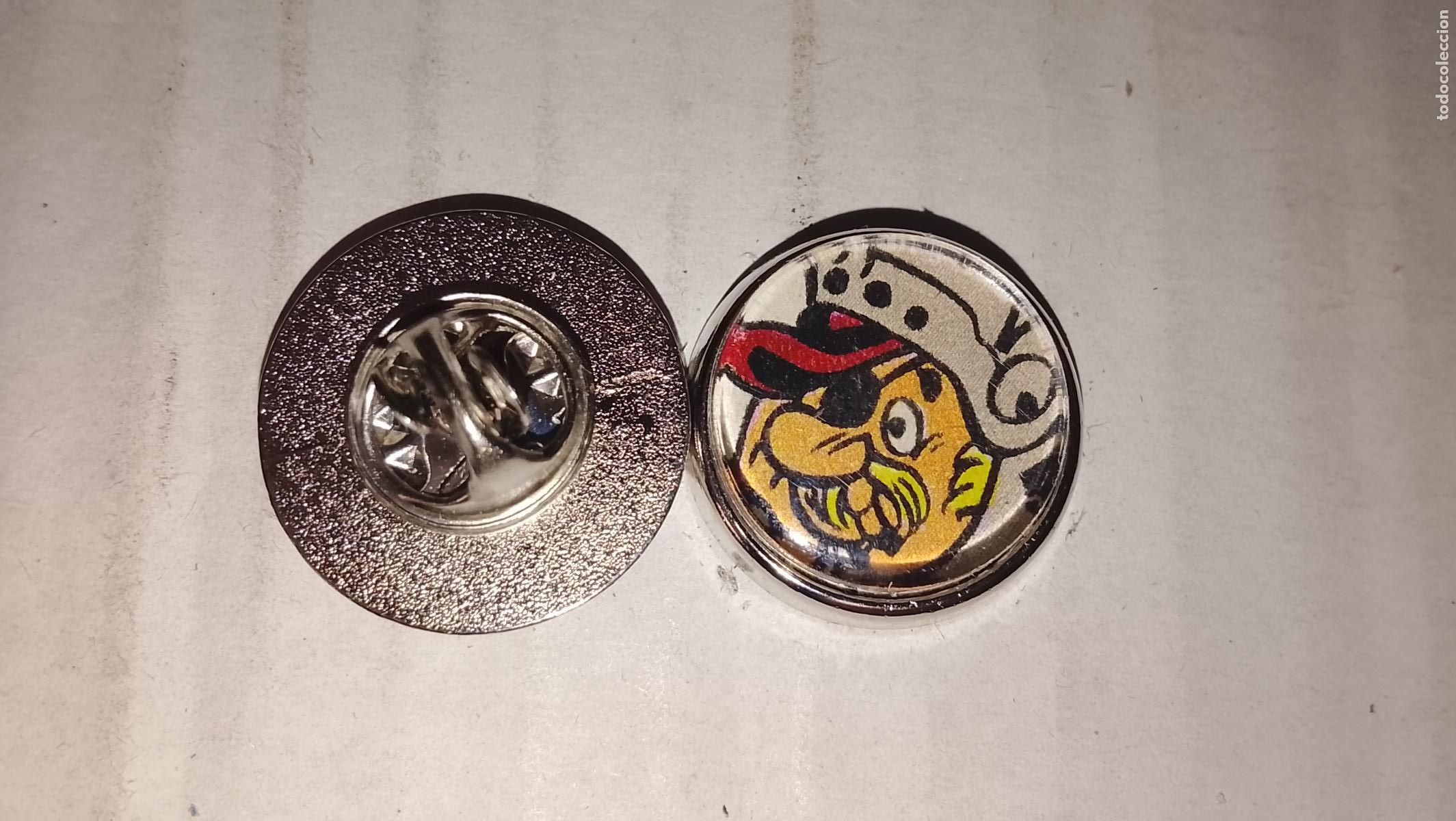 Sammlung von Pins: pin redondo metal - dibujos animados personajes Pipo en de slaapridder