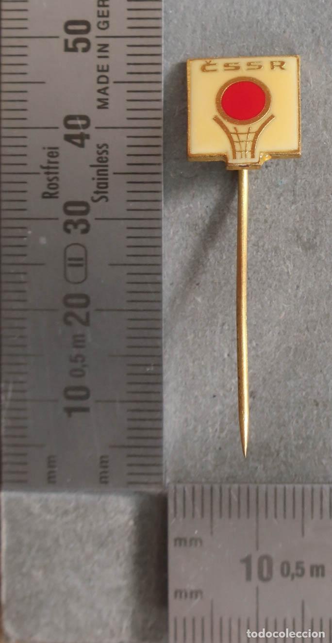 Pins de colecci&oacute;n: INSIGNIA O ALFILER. CSSR BALONCESTO - Foto 1
