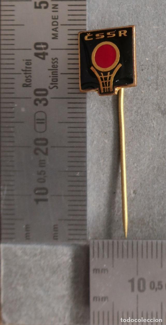 Pins de colecci&oacute;n: INSIGNIA O ALFILER. CSSR BALONCESTO - Foto 1