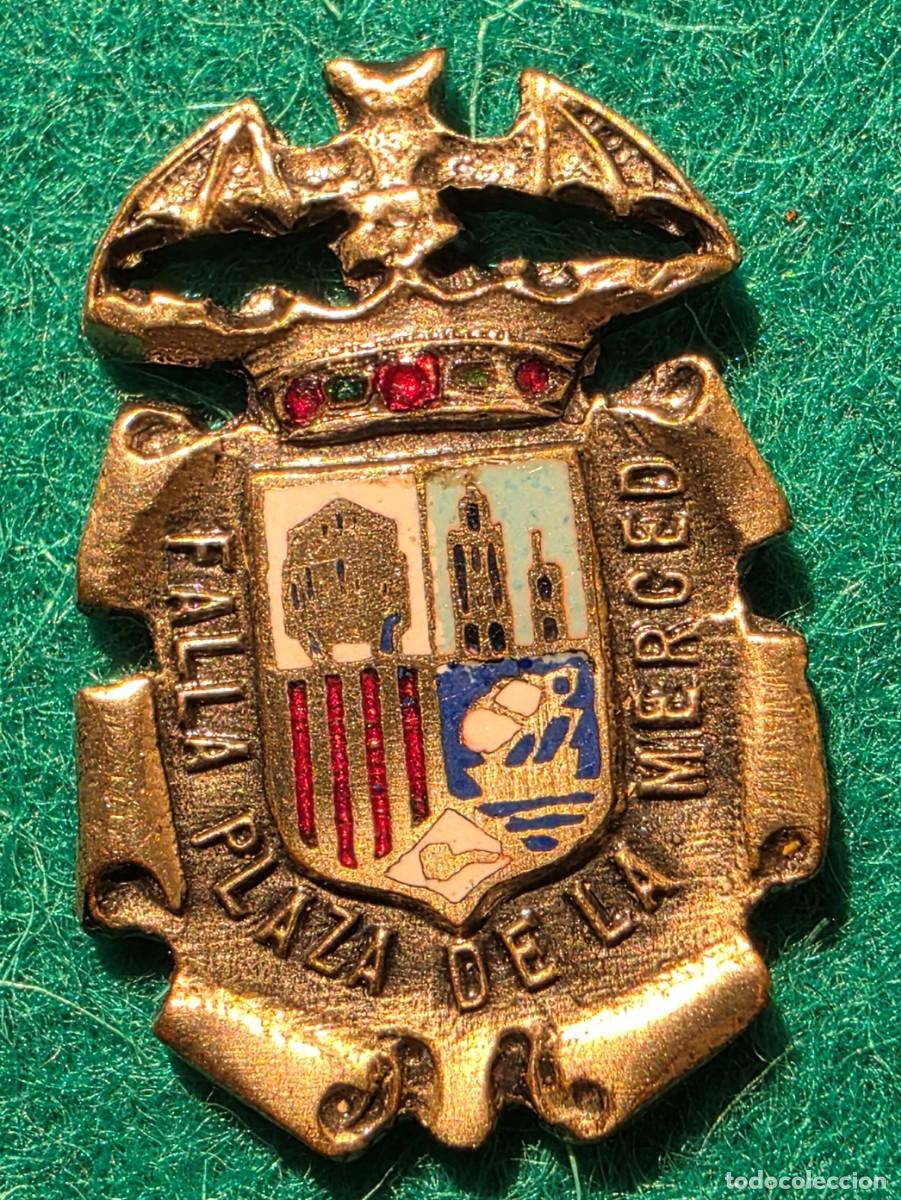 Pins e Spille di collezione: INSIGNIA PIN ESMALTADO (DORADO) FALLA PLAZA DE LA MERCED VALENCIA 1960'S