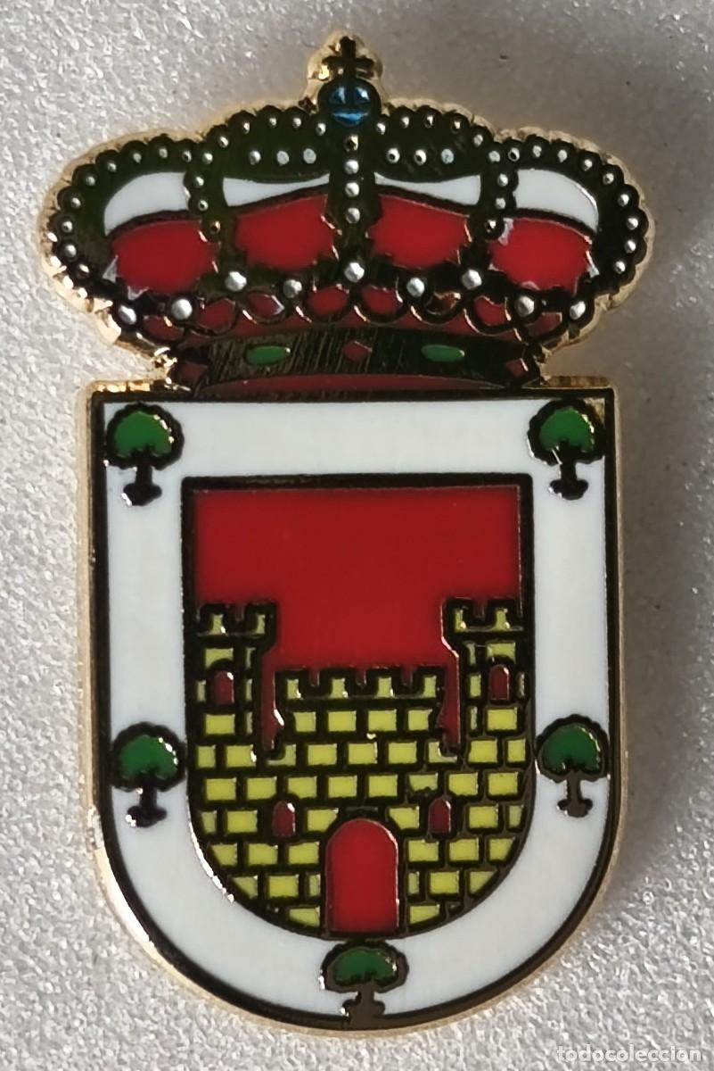 Pins de colecci&oacute;n: Pin Escudo Heraldico Ayuntamiento de Rebollar Caceres