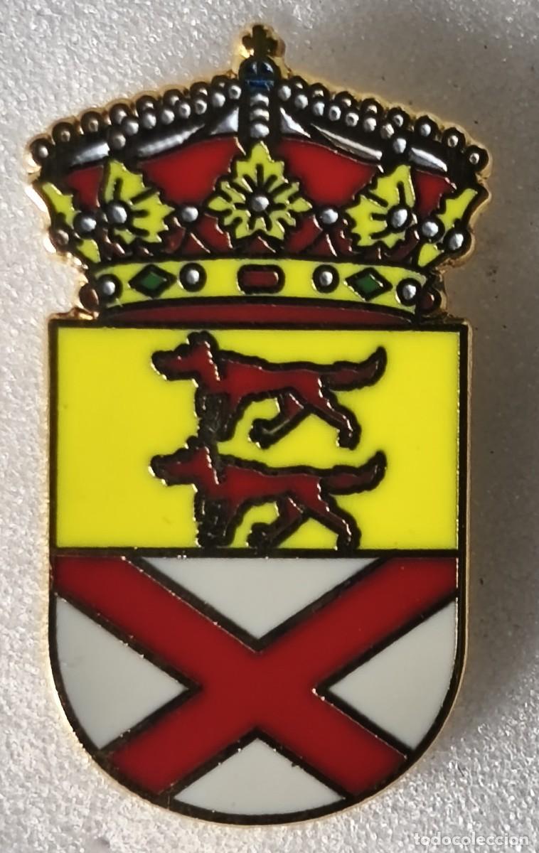 Pins de colecci&oacute;n: Pin Escudo Heraldico Ayuntamiento de Viandar de la Vera Caceres