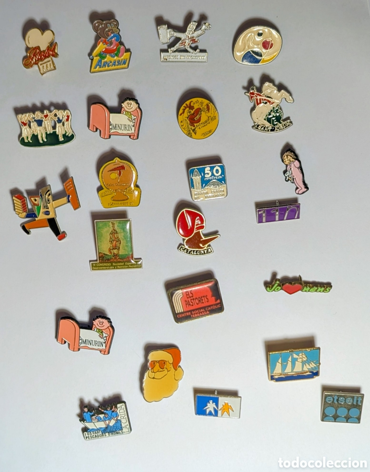 Pins de colecci&oacute;n: Lote de Pins variado - Foto 1