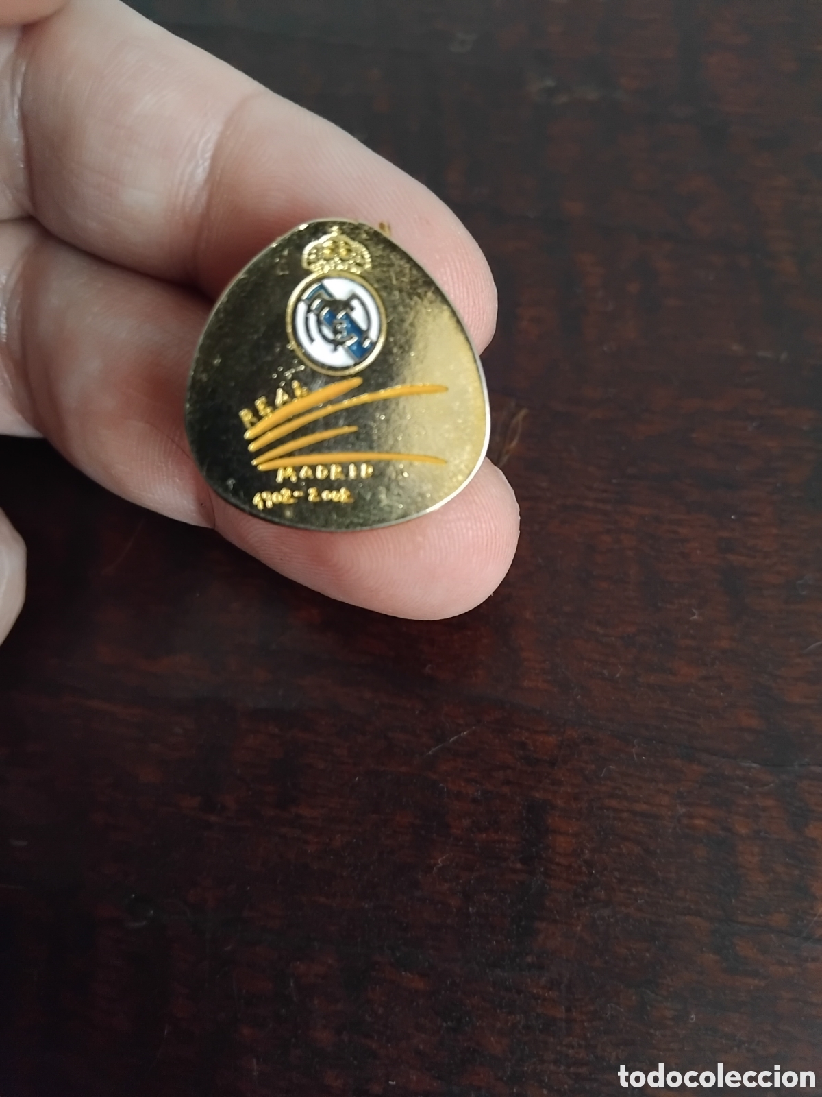 Pins de colecci&oacute;n: Ro Pin centenario del Real Madrid 1902/2002 - Foto 2