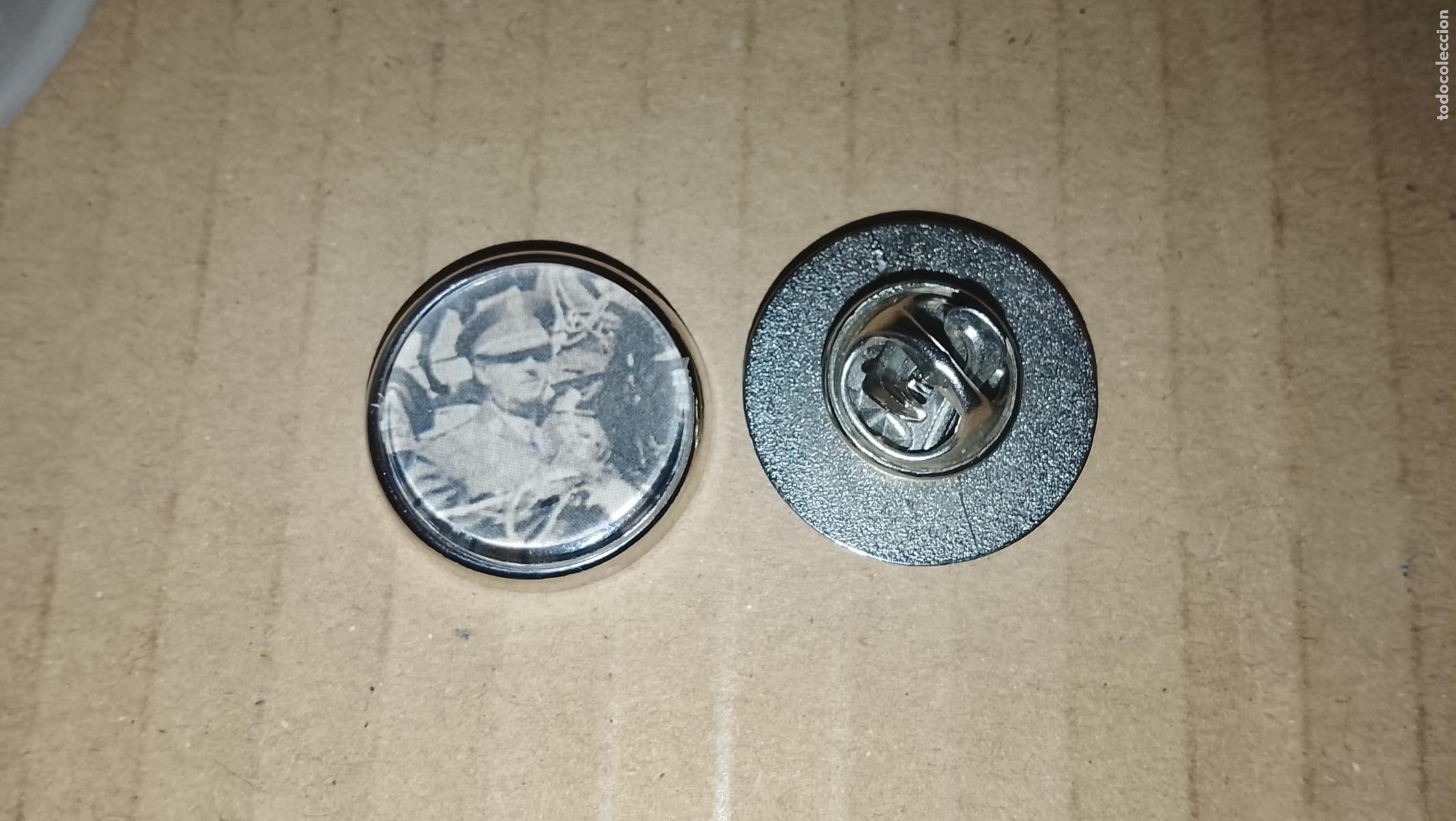 Collection pins: pin redondo metal - ( arte upcycling ) - militar politica francisco franco