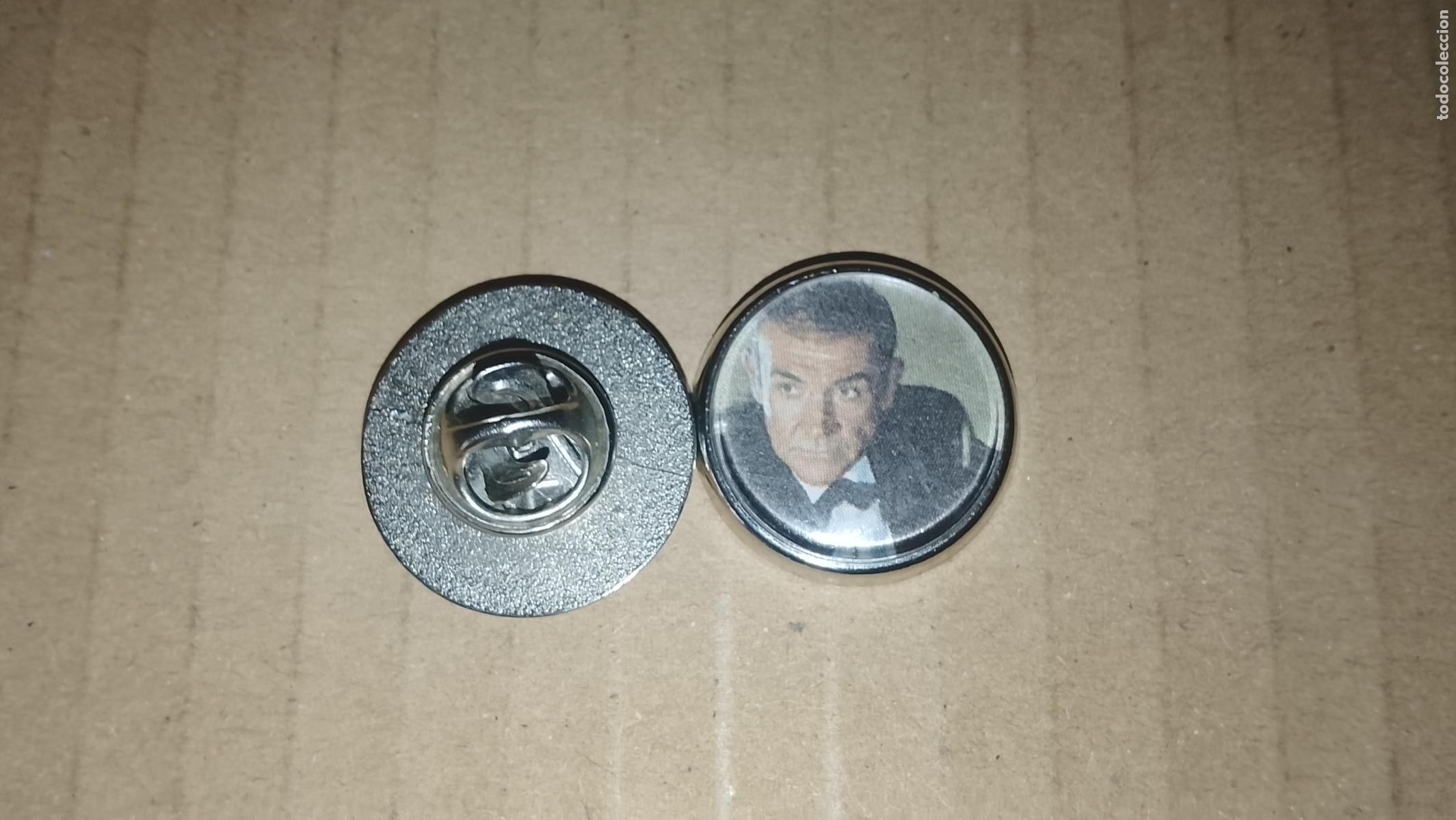 Pins de colecci&oacute;n: pin redondo metal - ( arte upcycling ) - cine james bond