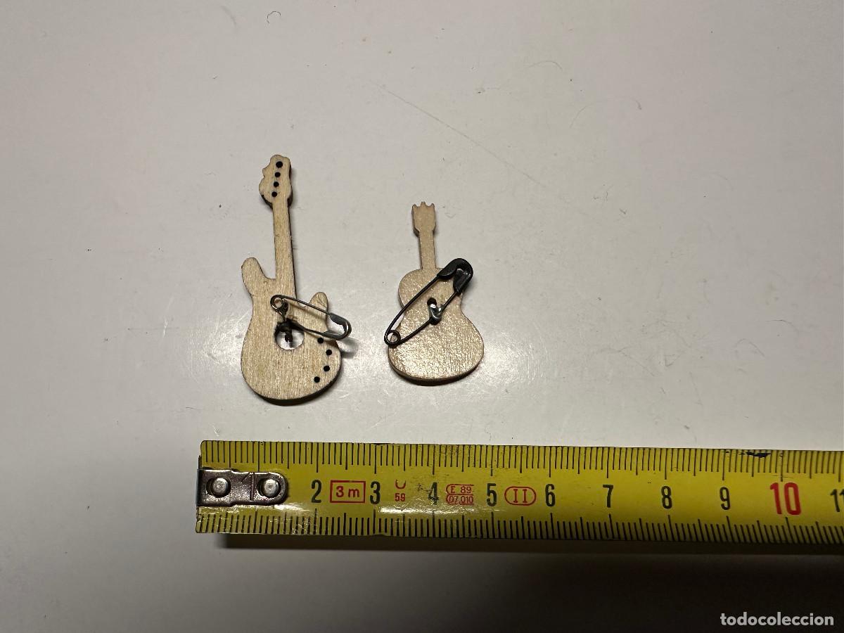 Pins de colecci&oacute;n: 2 PINS, INSIGNIA GUITARRAS - Foto 2