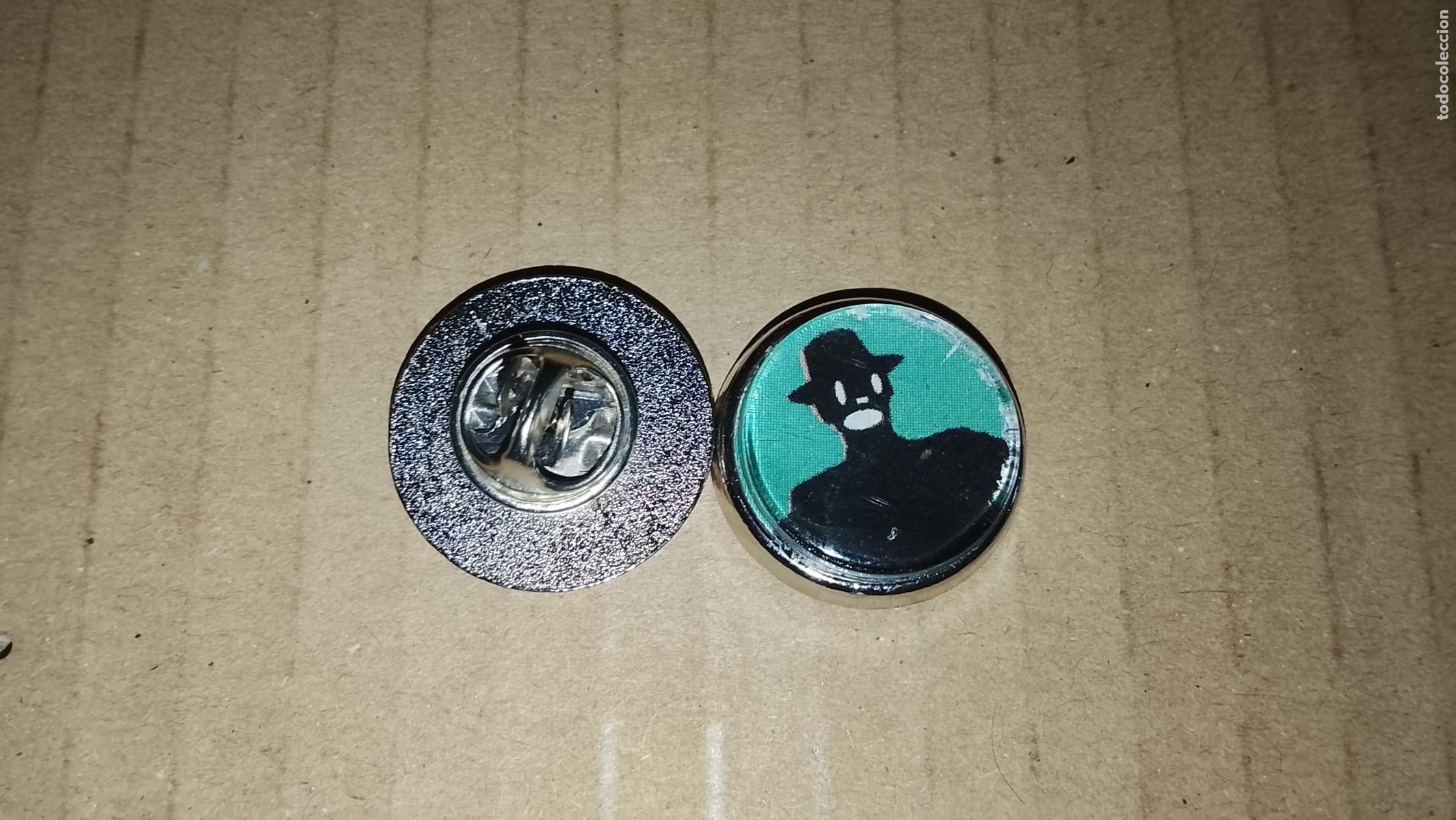 Pins de colecci&oacute;n: pin redondo metal - ( arte upcycling ) comic personaje de la familia tostada