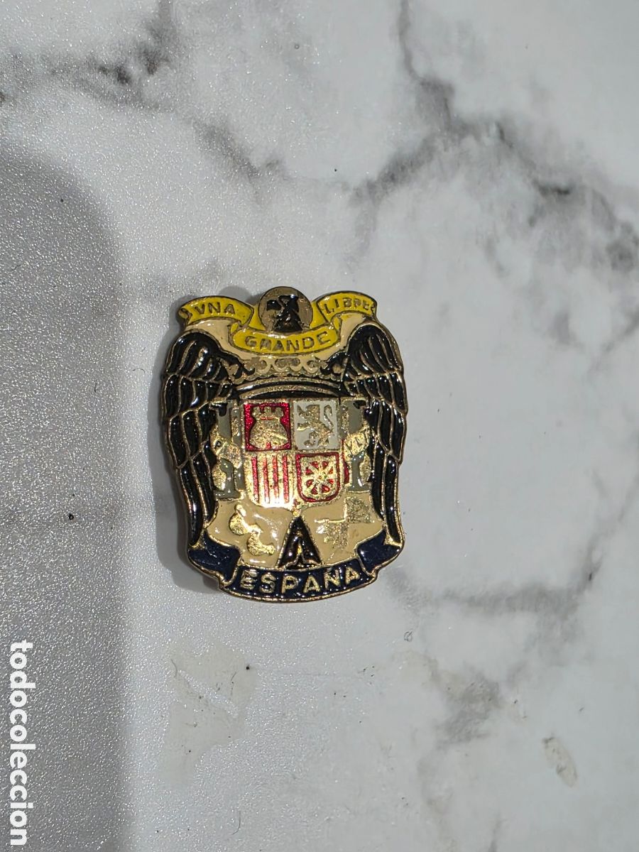 Pins de colecci&oacute;n: Insignia franquista &aacute;guila de San Juan