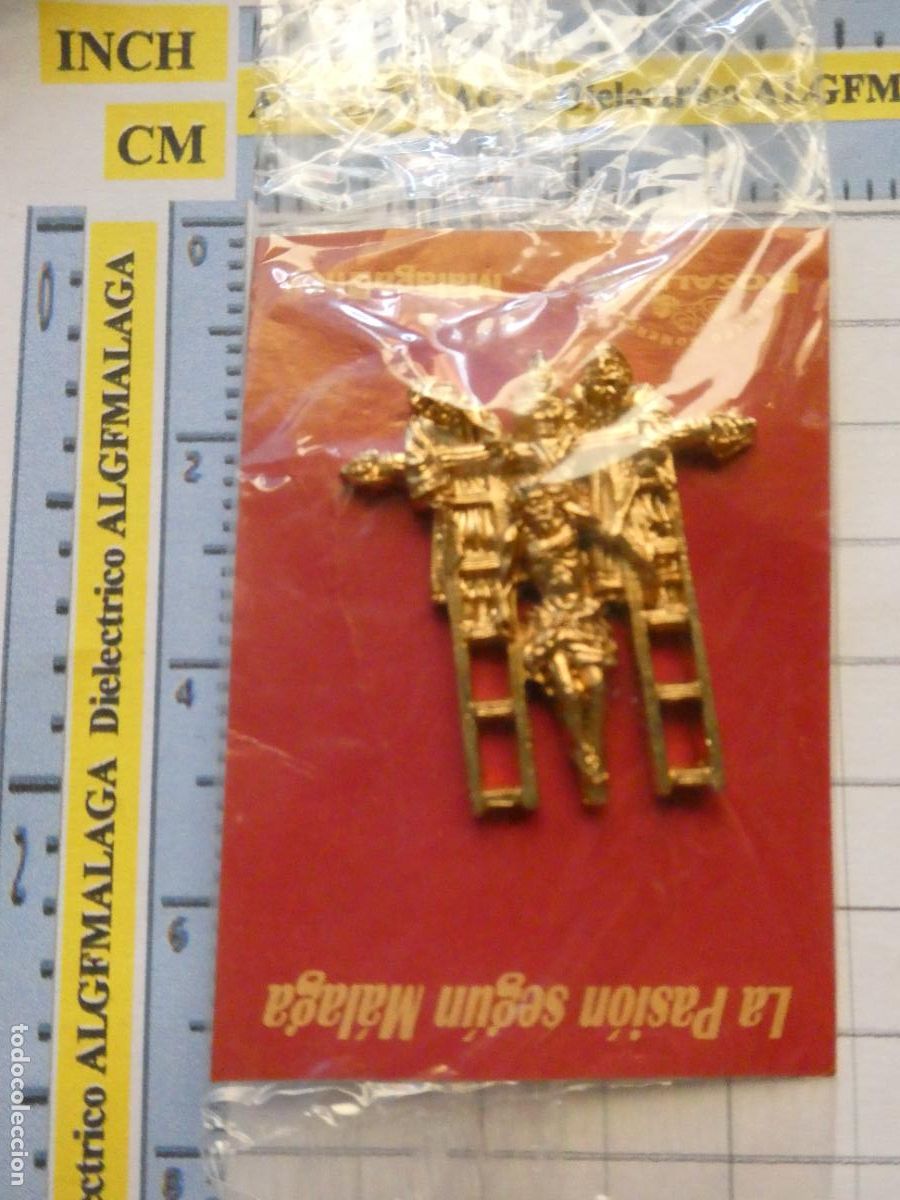 Pins de colecci&oacute;n: INSIGNIA MEDALLITA RELIGIOSA SEMANA SANTA DE M&Aacute;LAGA HERMANDAD COFRAD&Iacute;A. CRISTO DEL DESCENDIMIENTO