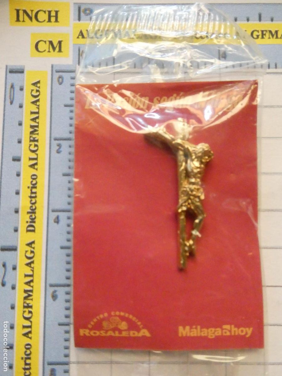 Pins de colecci&oacute;n: INSIGNIA MEDALLITA RELIGIOSA SEMANA SANTA DE M&Aacute;LAGA HERMANDAD COFRAD&Iacute;A. CRISTO DE LA REDENCI&Oacute;N