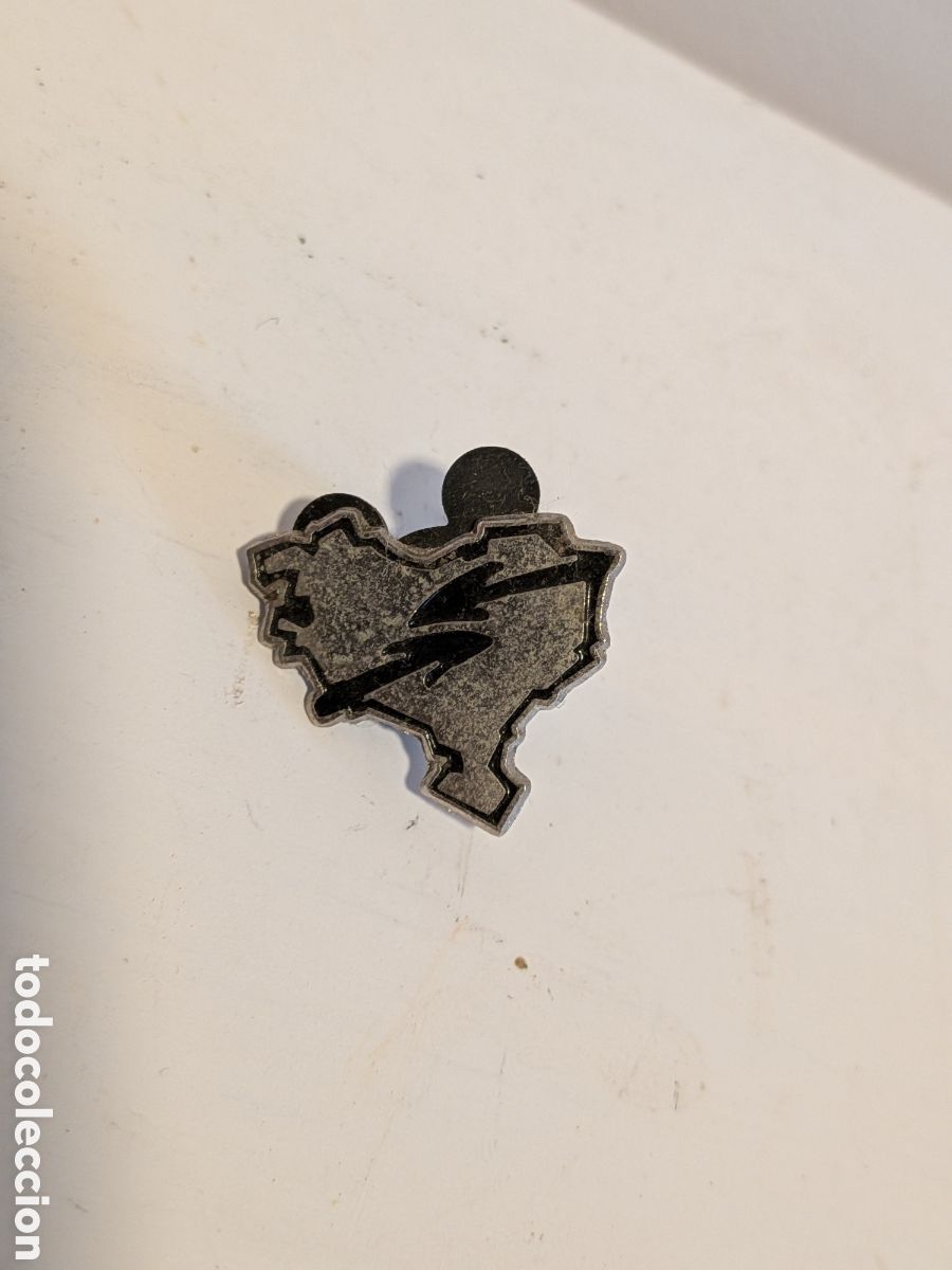 Pins de colecci&oacute;n: Pin Hist&oacute;rico Amnist&iacute;a - Presoak eta Iheslariak Etxera - Silueta Euskal Herria