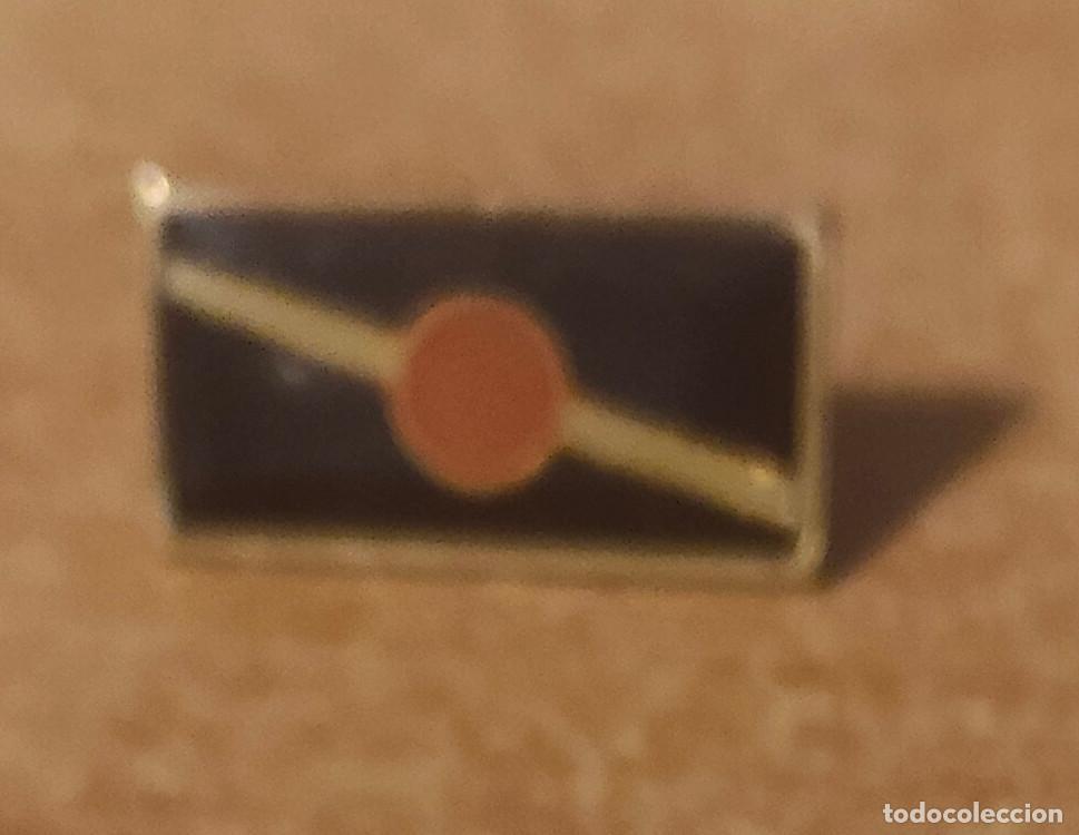 Pins de colecci&oacute;n: Pin lilla diagonal Barcelona - Foto 1