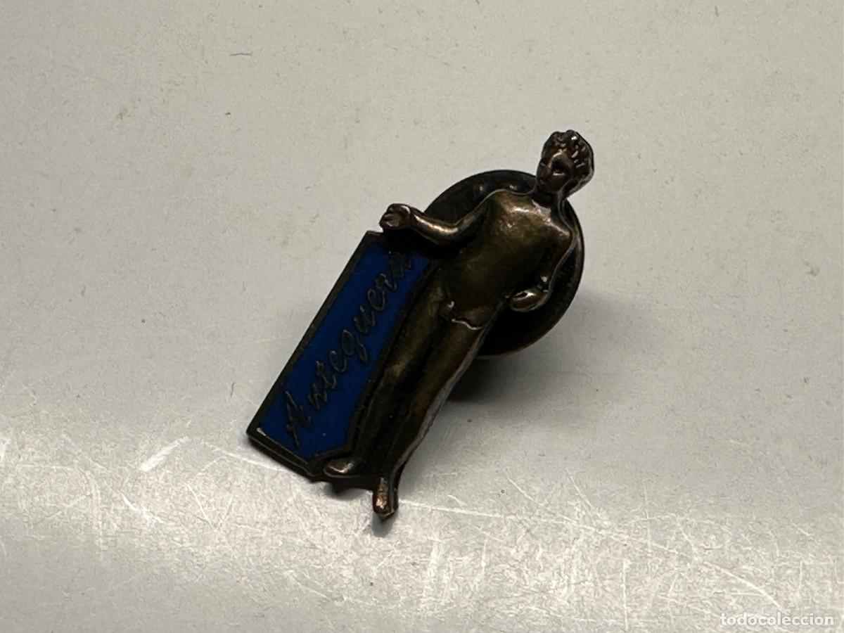 Pins de colecci&oacute;n: 2 PINS DE LOS MONUMENTOS DE ANTEQUERA - Foto 4