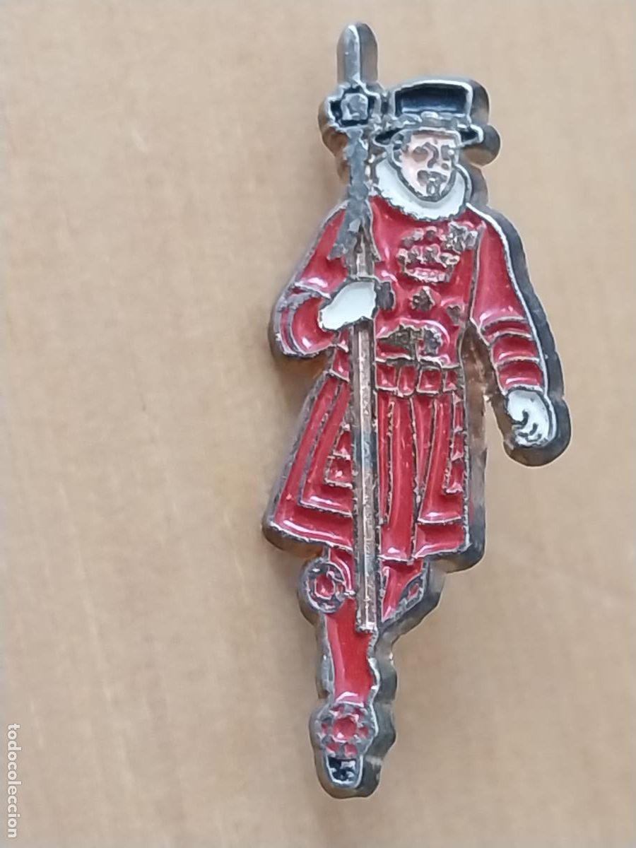 Pins de colecci&oacute;n: GUARDIA TORRE DE LONDRES PIN PINCHO PINTURA LACADA 2.82CMS ALTO VINTAGE