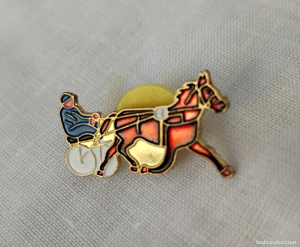 Pins de colecci&oacute;n: pins carreras de caballos con jockey -c171