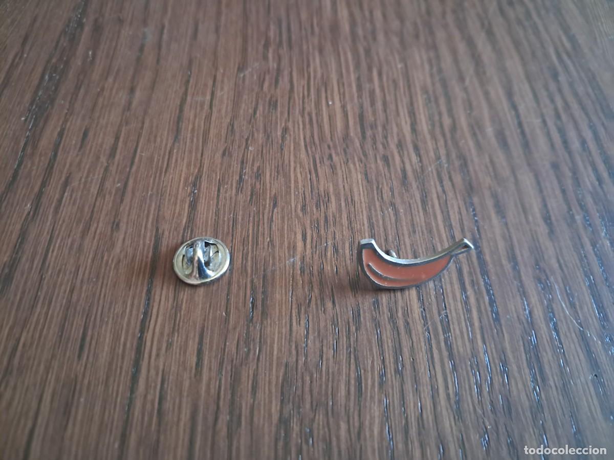 Pins de colecci&oacute;n: pin de metal, pl&aacute;tano. - Foto 1