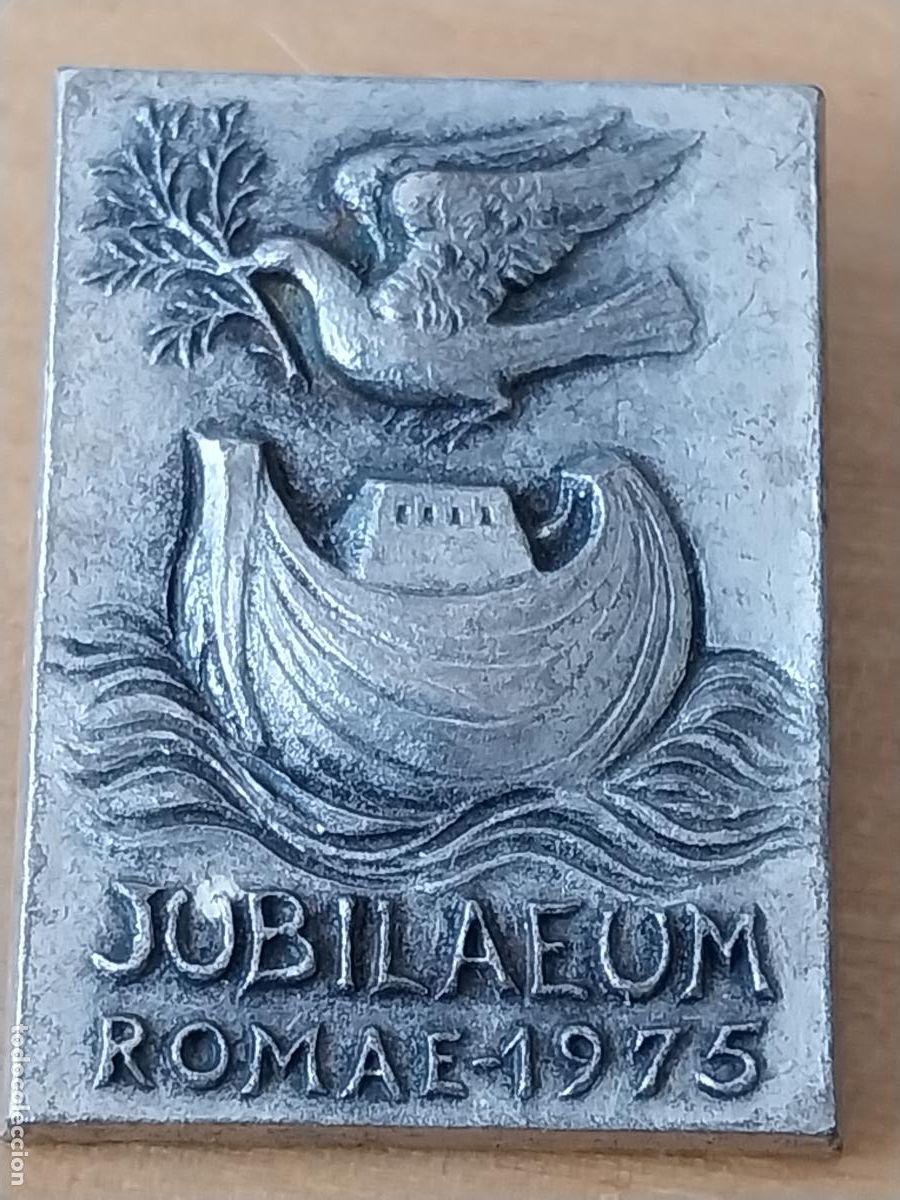Pins e Spille di collezione: JUBILAEUM ROMAE 1975 INSIGNIA ALFILER PALOMA ARCA 3.21X2.34CMS RELIEVE COLOMBO