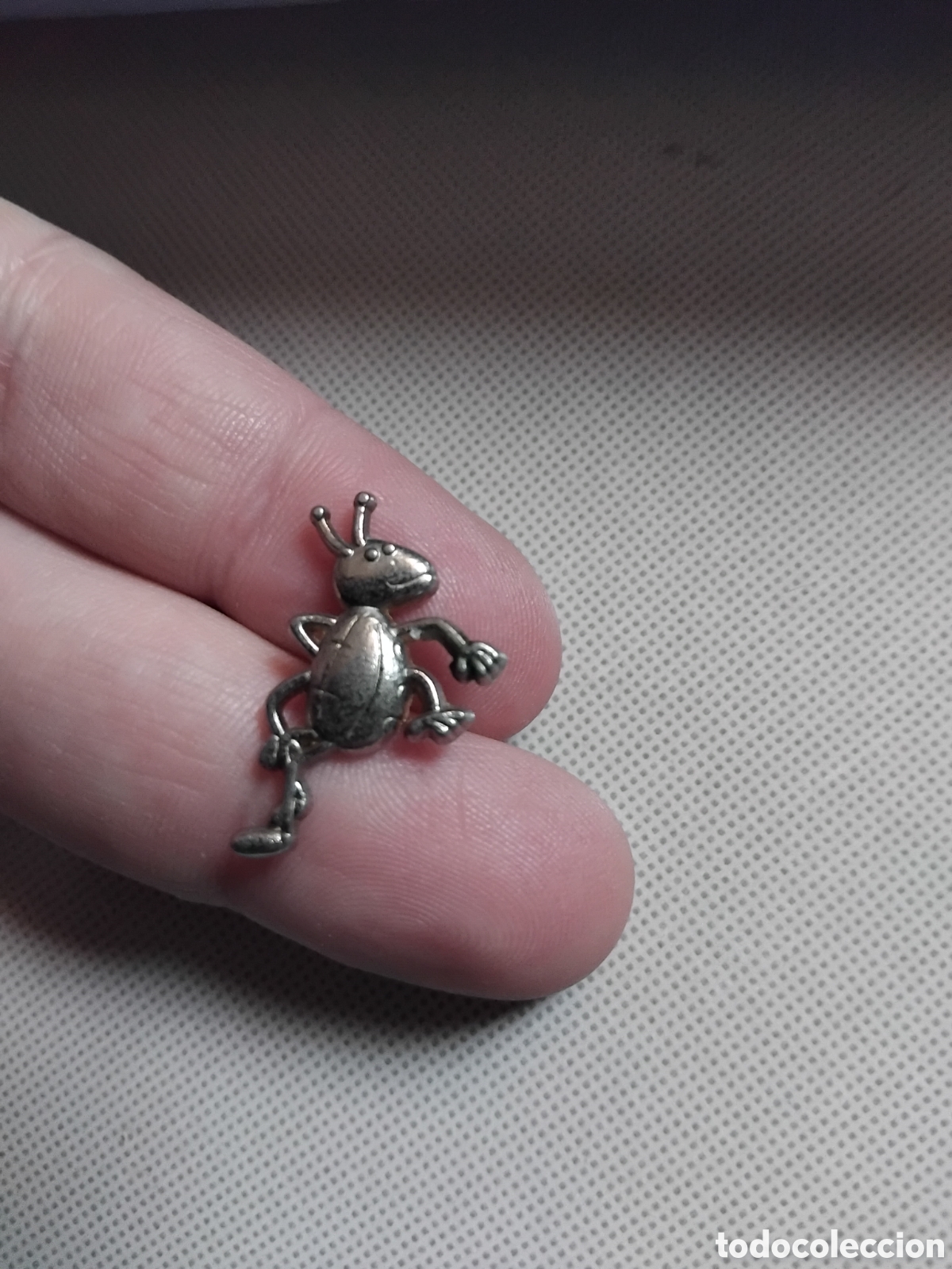 Pins de colecci&oacute;n: Pin alien&iacute;gena a&ntilde;os 90/00