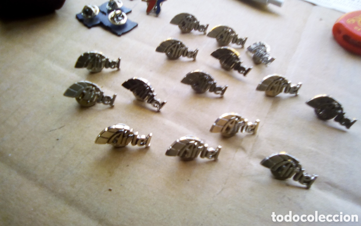 Pins de colecci&oacute;n: Pin Airtel. Publicidad telefon&iacute;a m&oacute;vil. A&ntilde;os 90s. Precio por uno, se enviar&aacute; uno solo.