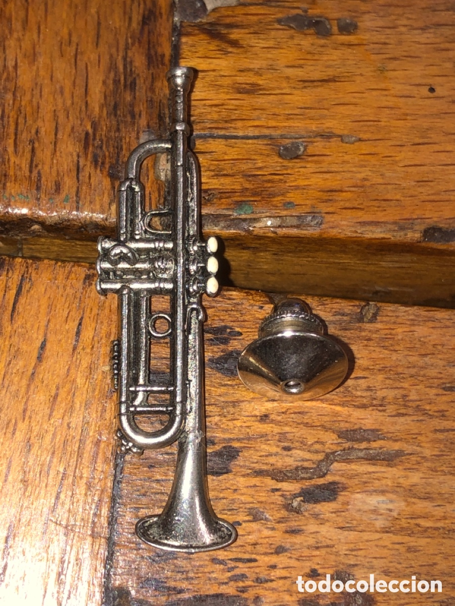 Pins de colecci&oacute;n: Pin (future primitive)m&uacute;sica