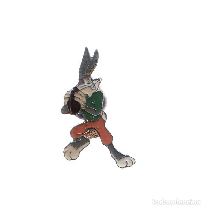 Pins de colecci&oacute;n: PIN: BUGS BUNNY JUGANDO AL RUGBY