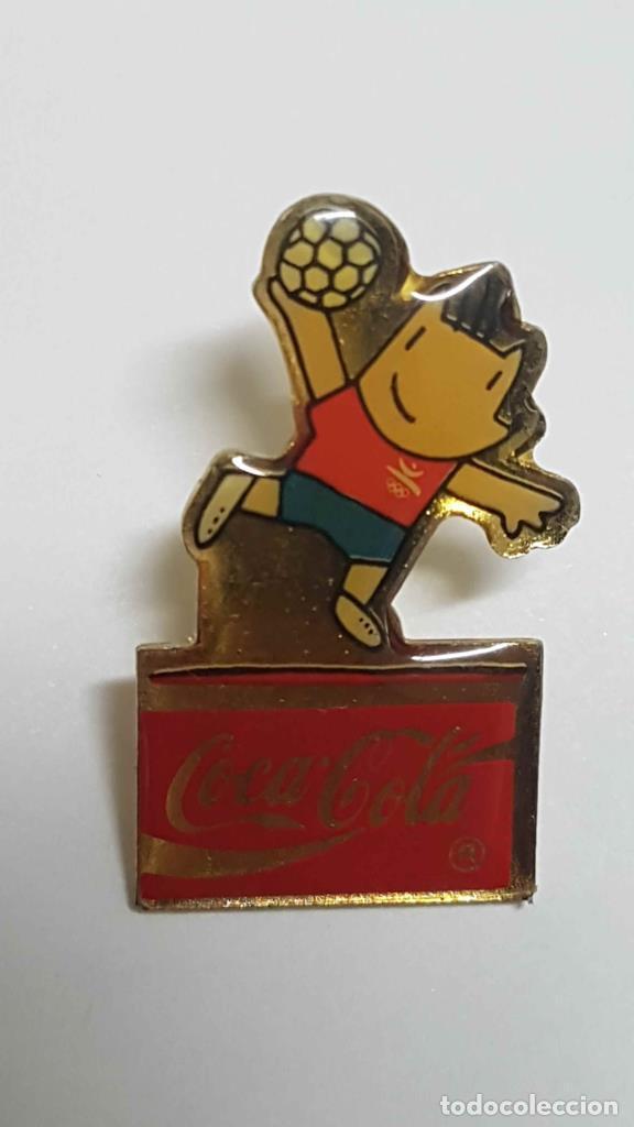 Pins de colecci&oacute;n: Pins: Cobi balonmano, Coca Cola. Mascota de las Olimpiadas de Barcelona 1992