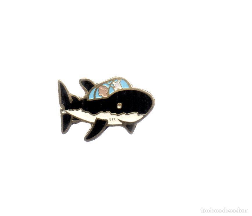 Pins de colecci&oacute;n: V49166: Pin Submarino tibur&oacute;n Tornasol de Tint&iacute;n busca el tesoro del pirata Rackham el Rojo