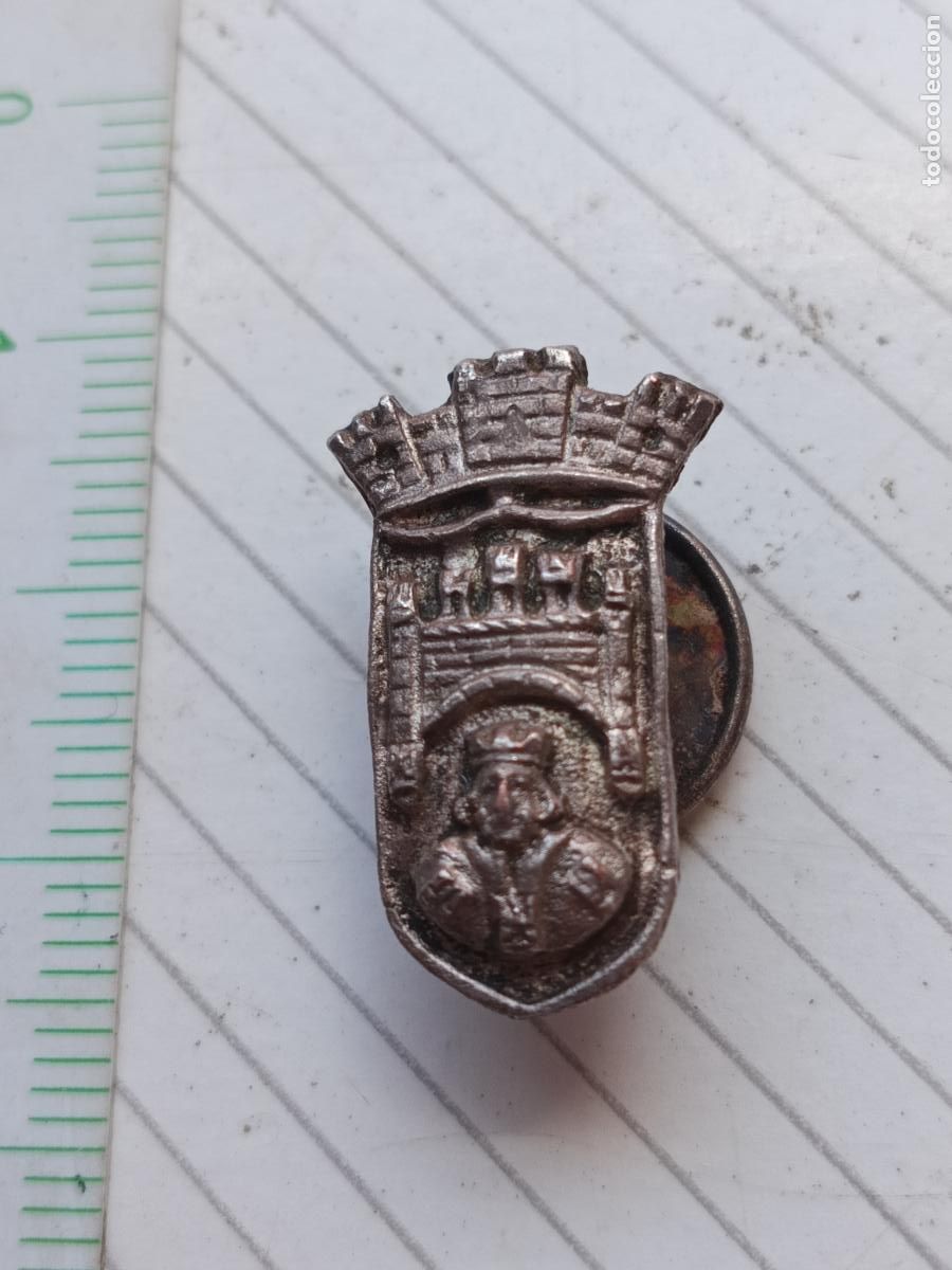 Pins de colecci&oacute;n: Escudo de Burgos. Insignia de ojal antigua