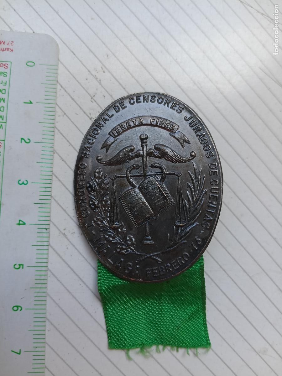 Pins de colecci&oacute;n: M&aacute;laga. Chapa o placa. Insignia grande. I Congreso Nacional de Censores Jurados de cuentas 1973