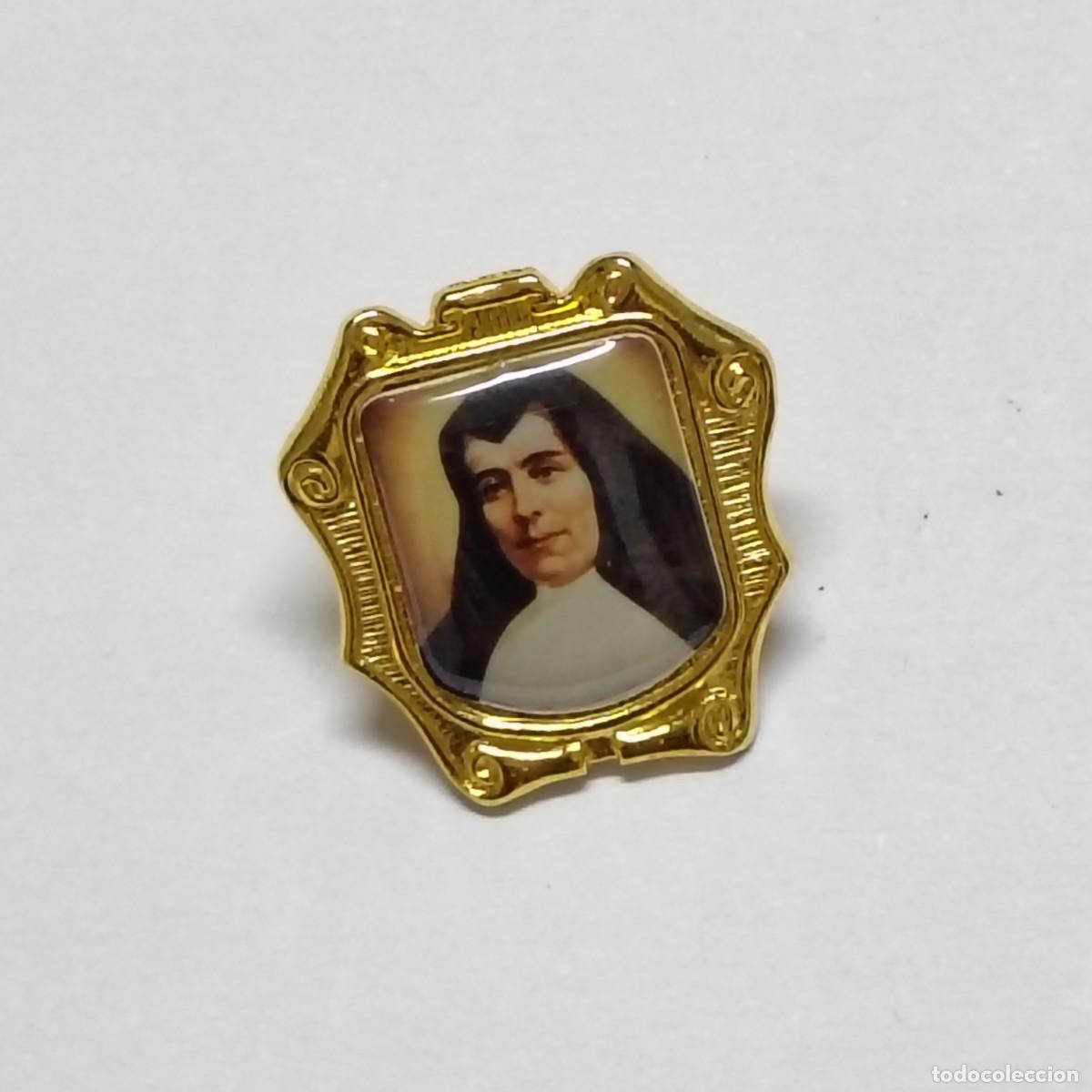 Pins de colecci&oacute;n: Pin Santa Teresa de Jes&uacute;s Vintage Insignia Religiosa Dorado Catolica Espa&ntilde;a