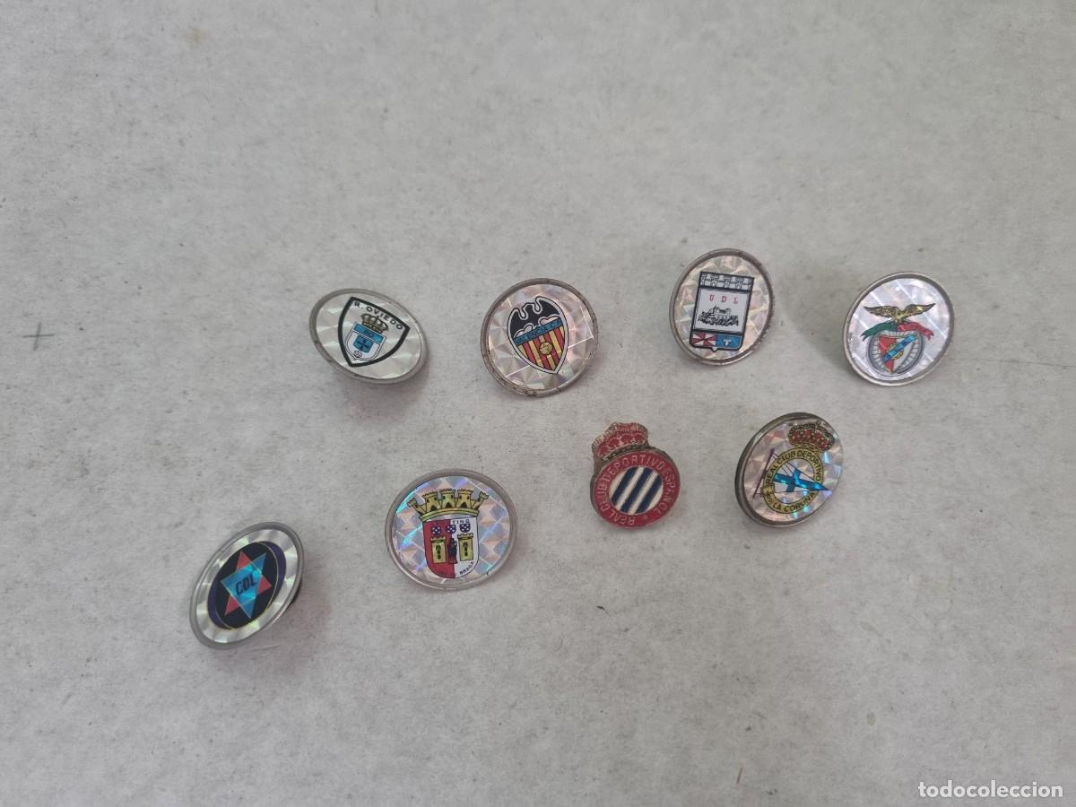 Pins de colecci&oacute;n: Lote de 8 Pines de escudo de futbol