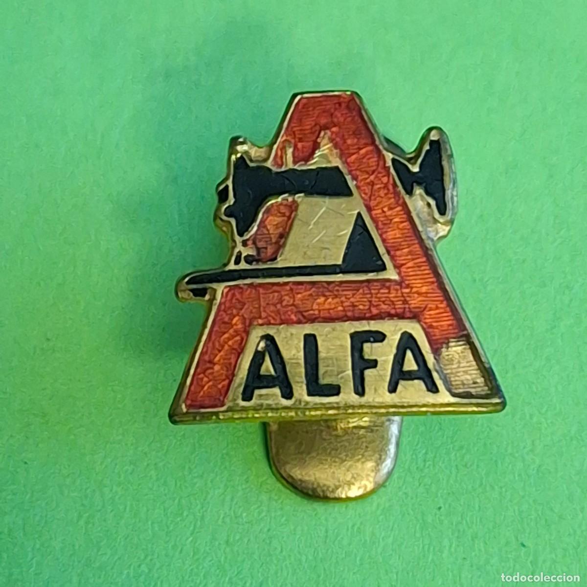 Pins de colecci&oacute;n: ALFA MAQUINA COSER - ANTIGUA INSIGNIA OJAL SOLAPA PIN