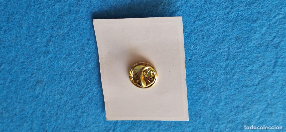 Pins de colecci&oacute;n: Antiguo Pin. La Copa. Danone. Postres y helados. - Foto 2