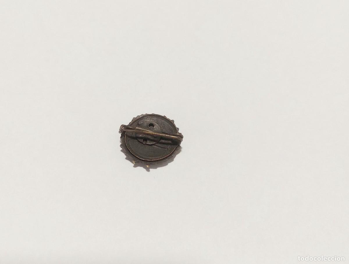 Pins de colecci&oacute;n: Antigua insignia de plata - Foto 2