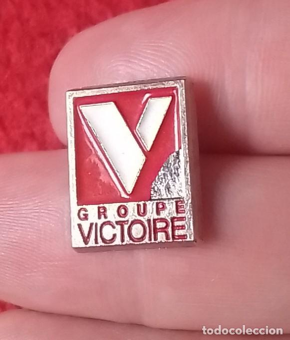 Pins de colecci&oacute;n: BONITO PIN FRANCIA ? FRANCE ? GRUPO VICTOIRE..SEGUROS ? VER FOTO Y DESCRIPCI&Oacute;N, CON FALTA DE PINTURA