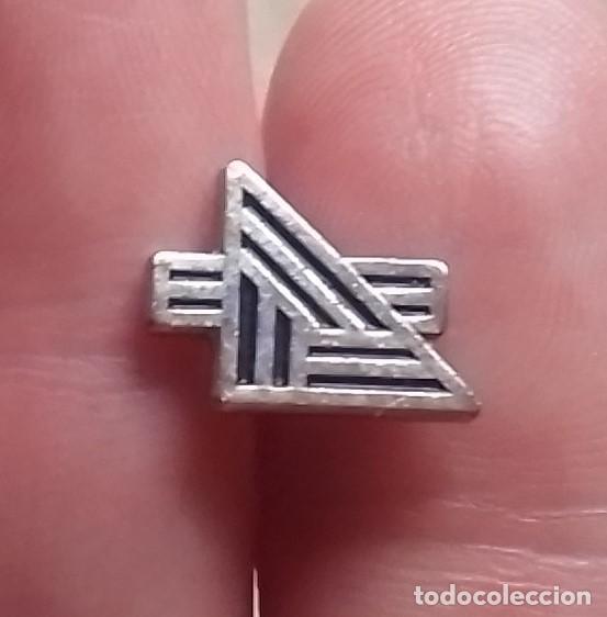 Pins de colecci&oacute;n: PEQUE&Ntilde;O BONITO PIN FRANCIA ? FRANCE ? FIGURA GEOM&Eacute;TRICA O SIMILAR, A IDENTIFICAR, TRI&Aacute;NGULO ?...
