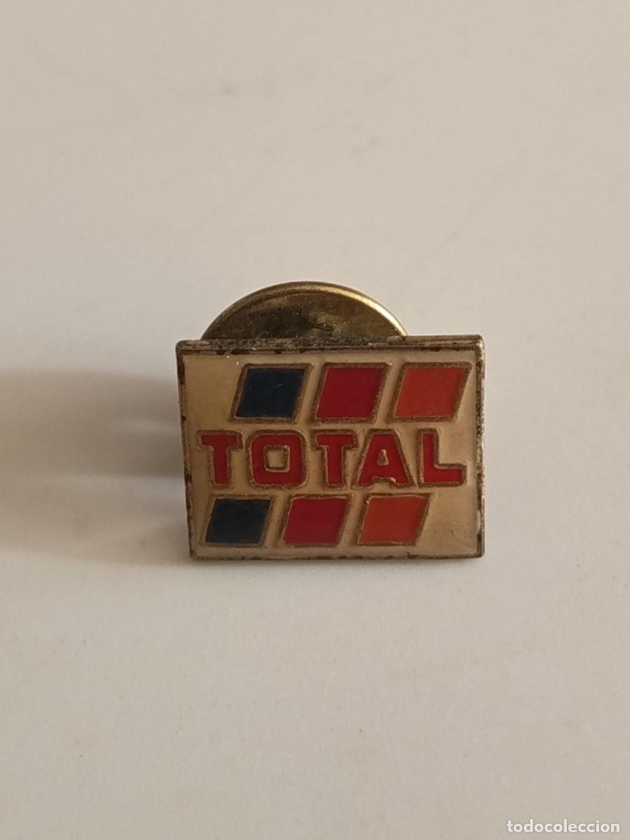 Pins de colecci&oacute;n: PINS LUBRICANTES TOTAL EL DE LA IMAGEN