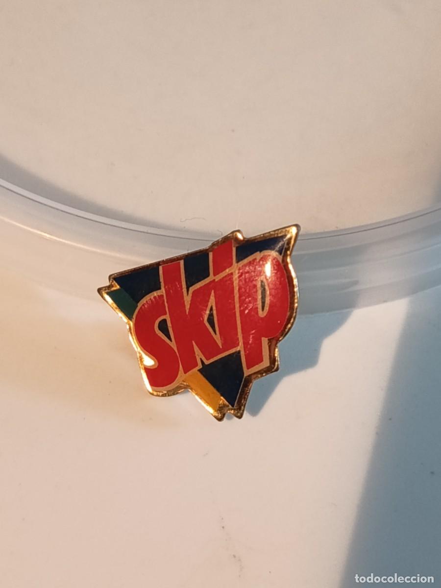 Pins de colecci&oacute;n: PINS DETERGENTE SKIP EL DE LA IMAGEN