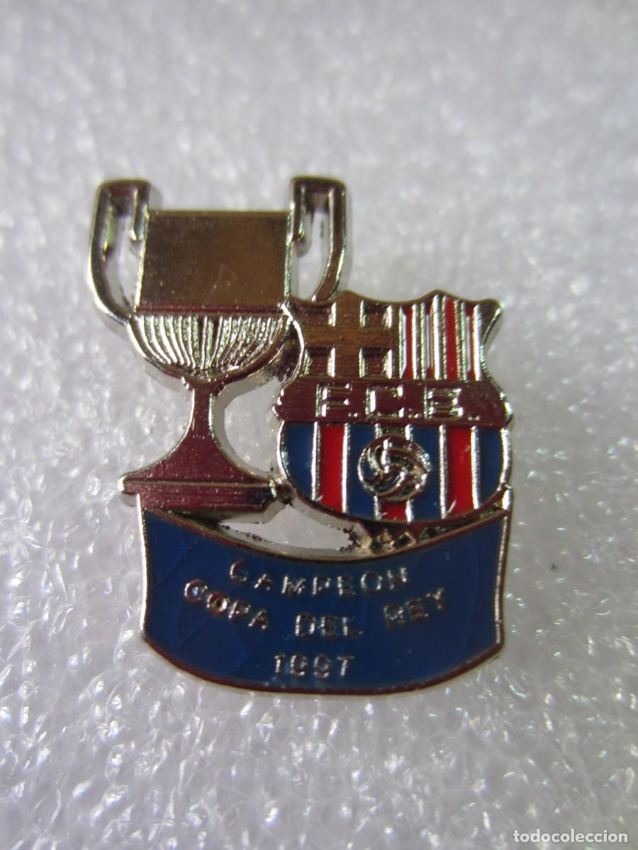 Pins de colecci&oacute;n: Pin Deportivo Futbol FC Barcelona Campeon Copa Rey 1997