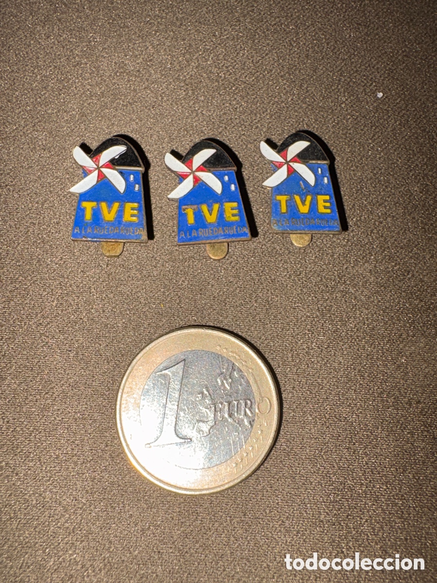 Pins de colecci&oacute;n: Lote de 3 insignias TVE,a la rueda rueda*ver fotos*antiguas