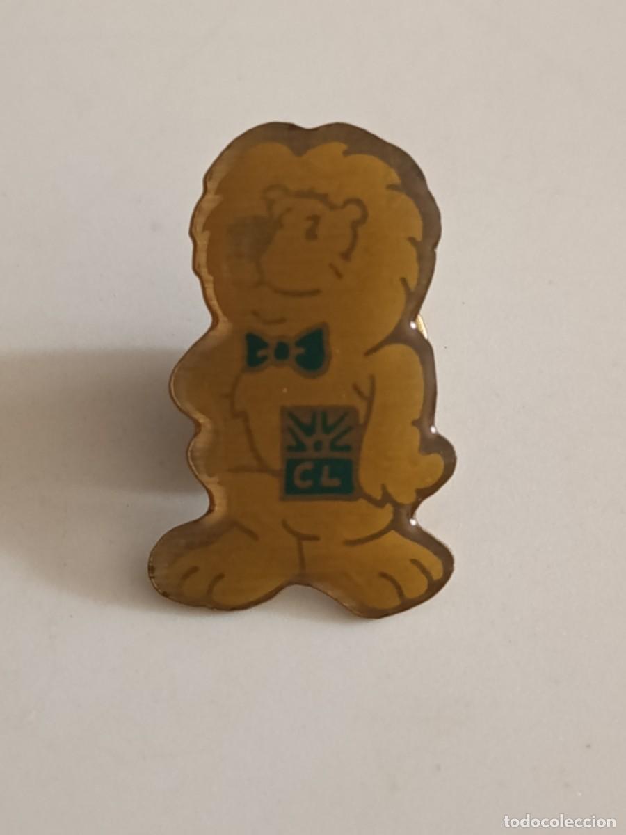 Pins de colecci&oacute;n: PINS CREDIT LYONS EL DE LA IMAGEN