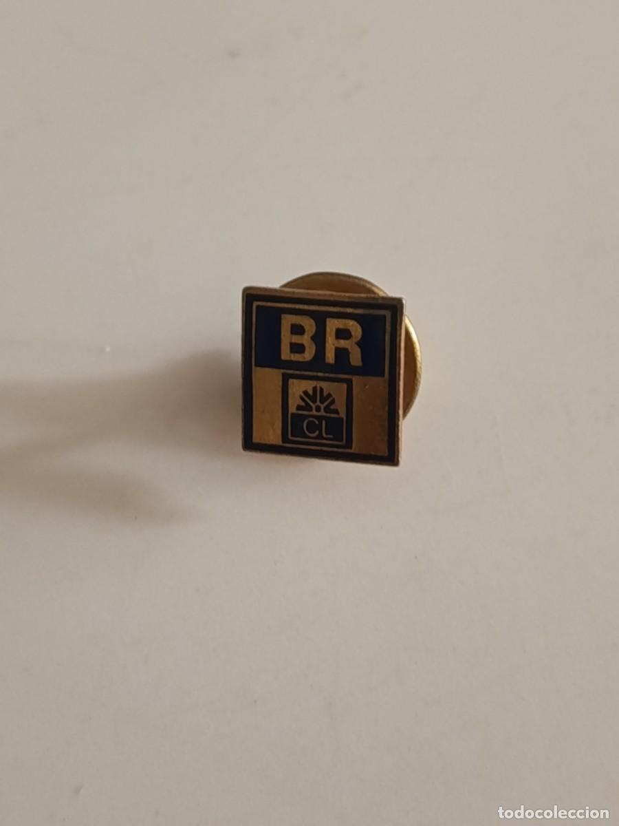 Pins de colecci&oacute;n: PINS CREDITO LYONS EL DE LA IMAGEN