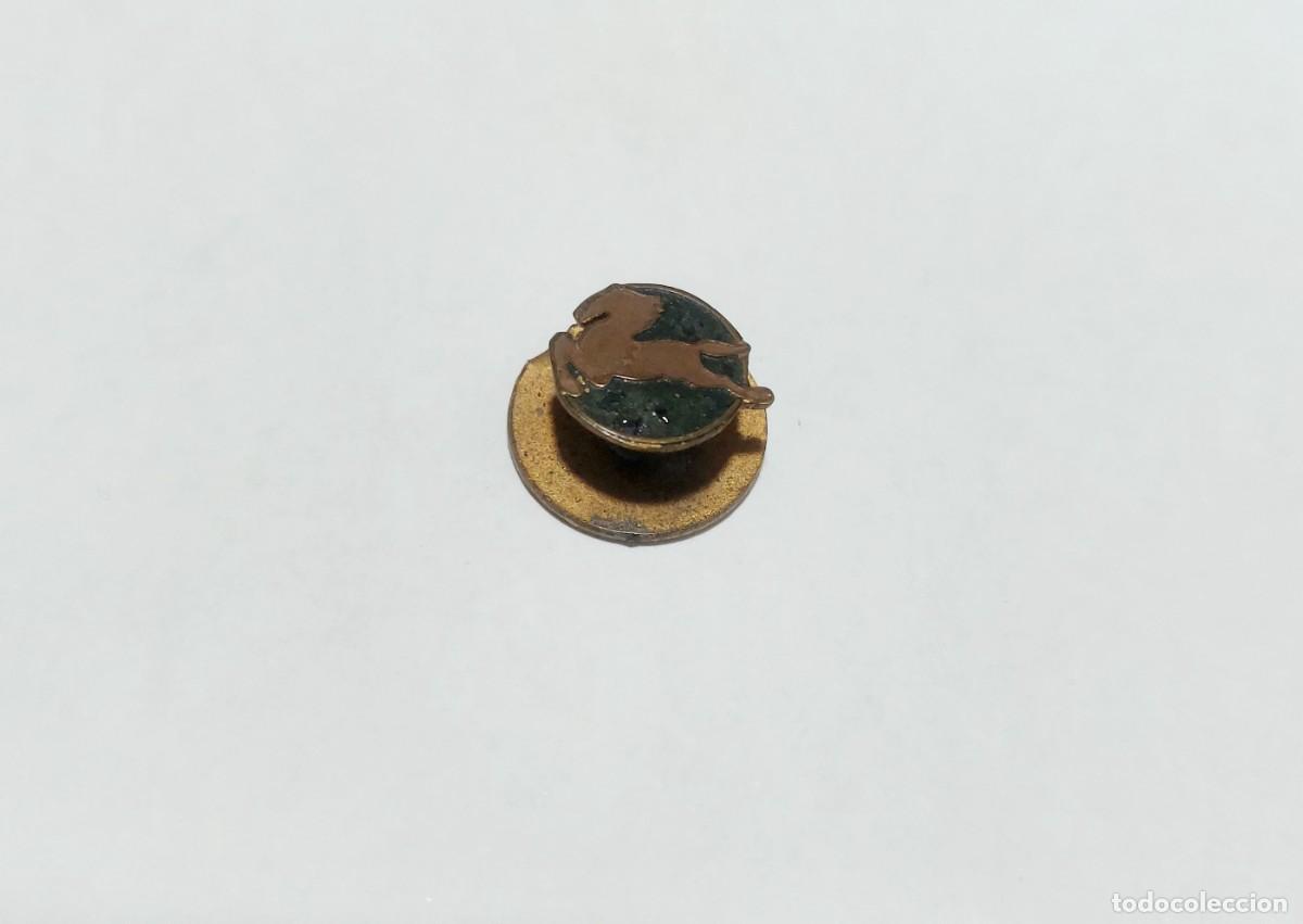 Pins de colecci&oacute;n: Antigua insignia de solapa Pegaso