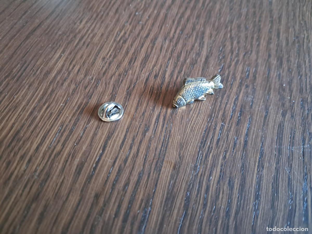 Pins de colecci&oacute;n: pin de metal, pez, pescado.