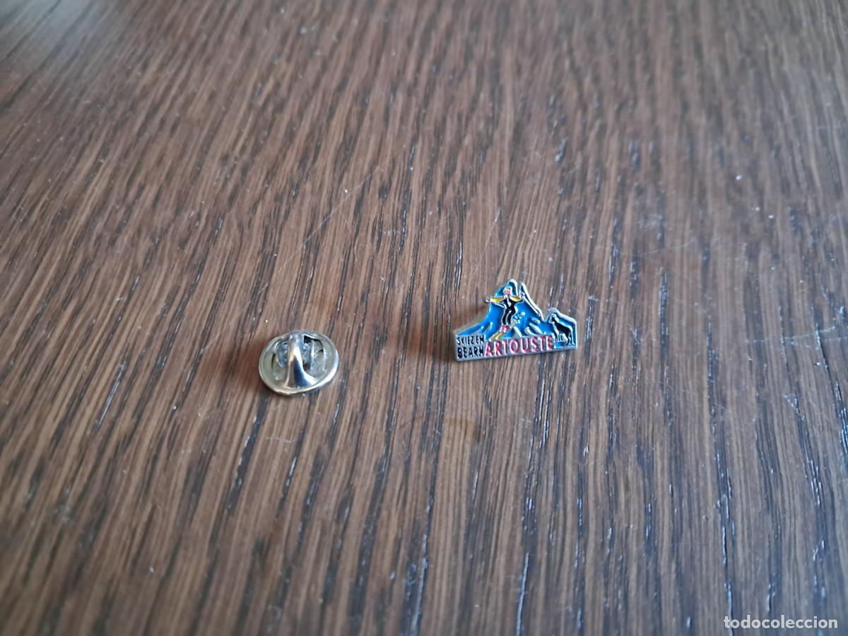 Pins de colecci&oacute;n: pin de publicidad, estaci&oacute;n esqu&iacute; Artouste.