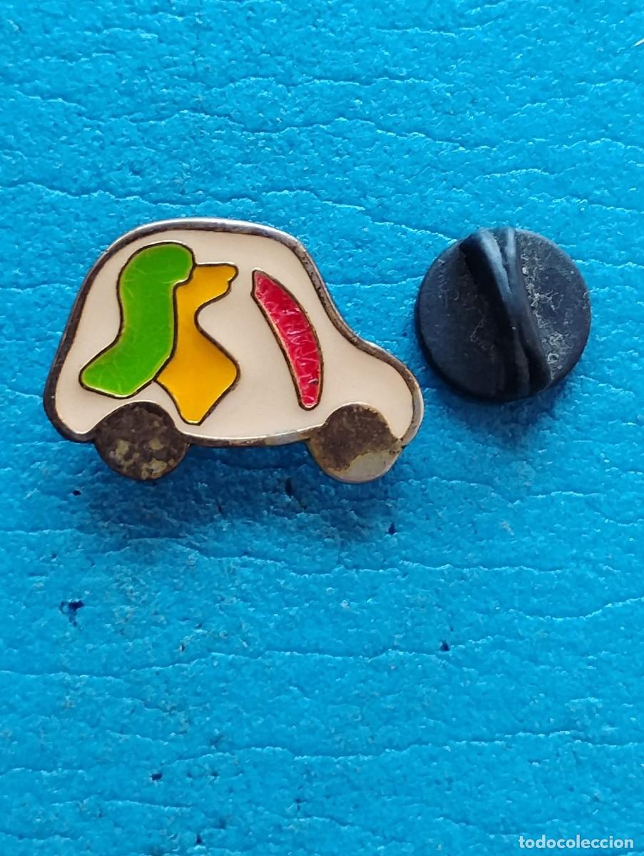 Pins de colecci&oacute;n: PIN FORMA DE COCHE - SSI?